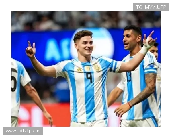 阿尔瓦雷斯在国家队大赛关键战中的作用分析