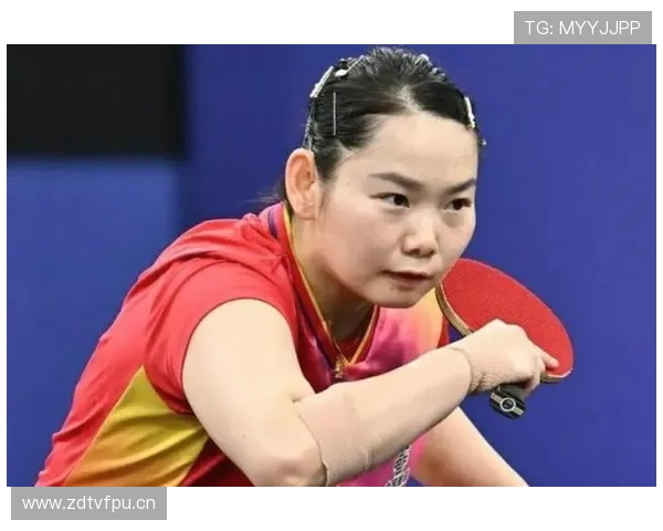 何卓佳每天喝的水都是定制款，这谁顶得住啊