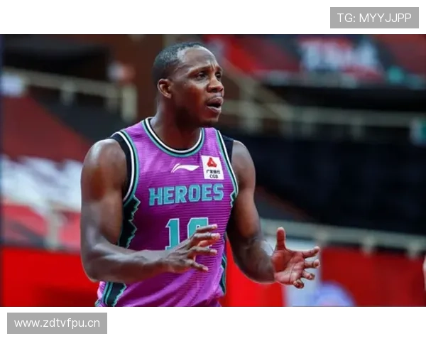 安芬尼·哈达威三分投射优于同期后卫，拉开球队外线空间影响比赛节奏