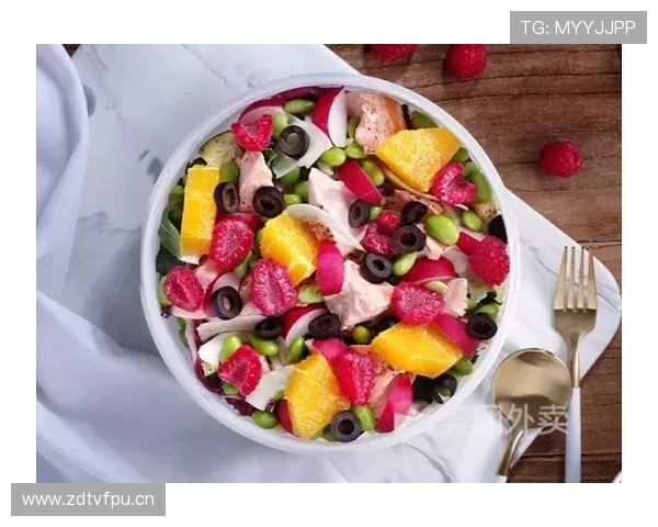 董志豪吃个外卖都要专人摆盘，我这人生直接被碾压